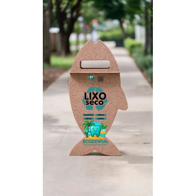 Coletora em formato de peixe